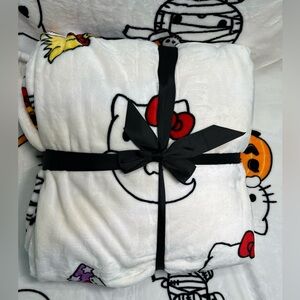 Queen Hello Kitty Halloween Blanket